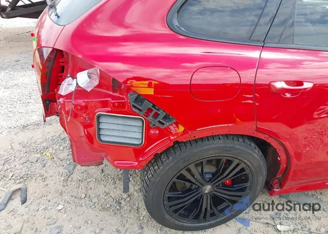 2014 Porsche Cayenne Gts z USA, uszkodzony, nr VIN WP1AD2A27ELA77148